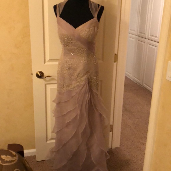 Jovani Dresses & Skirts - Stunning formal chiffon gown